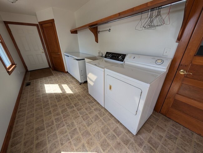 Photo - 4 Bedroom 2 Bathroom House - Middlebury