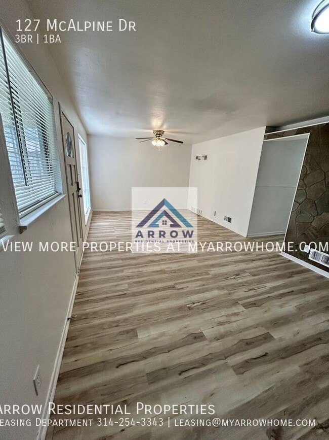 Photo - 127 McAlpine Dr-