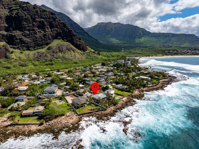 Building Photo - Ocean Front Property in Waianae with a quiet rural setting 3/3 Single Family Home and a 2/1 Cottage