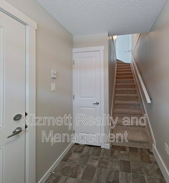 Photo - 735 Allard Blvd SW