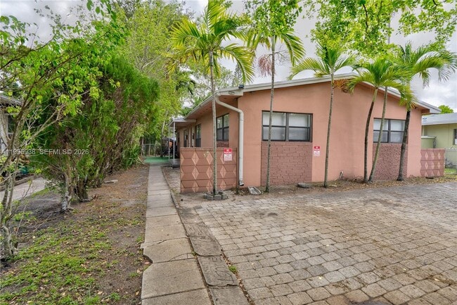 Photo - 501 SW 9th St Unit 1-2