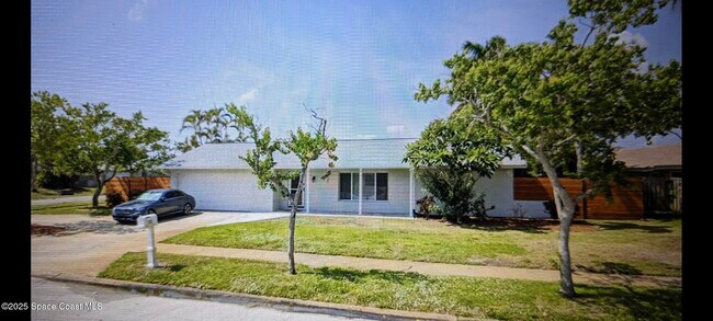 Building Photo - 215 Artemis Blvd