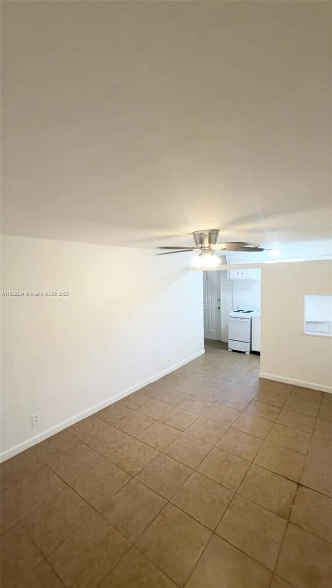 Photo - 335 NW 32nd St Apartamento Unidad 341