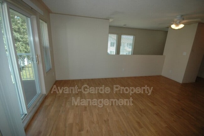 Photo - 4405-4437 37 St Unit #8