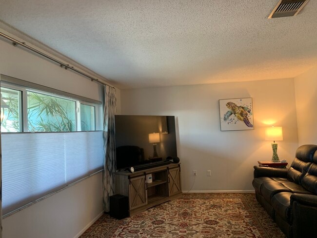 Photo - 6159 Rockefeller Ave