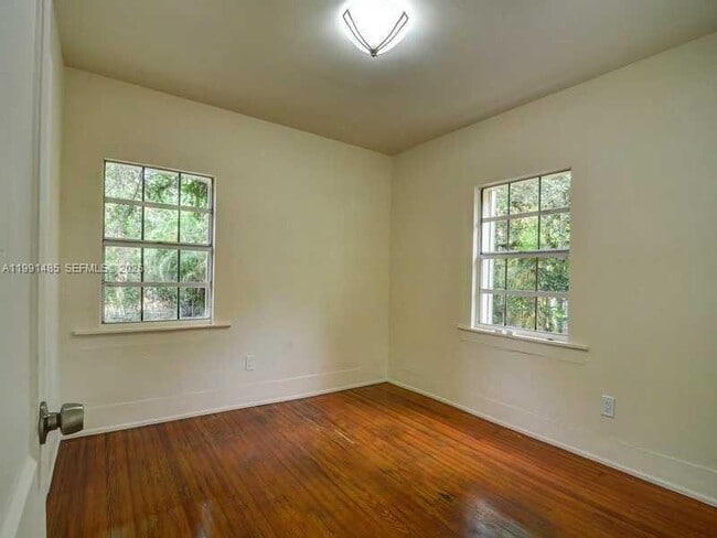 Photo - 1507 Genoa St