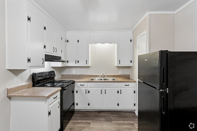 2BR, 1BA - 850SF - Kitchen