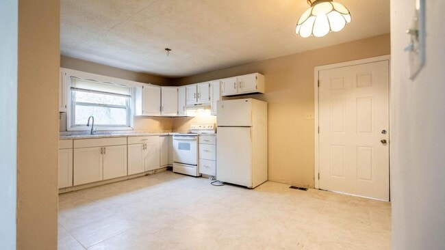 Photo - 801 Biddle St