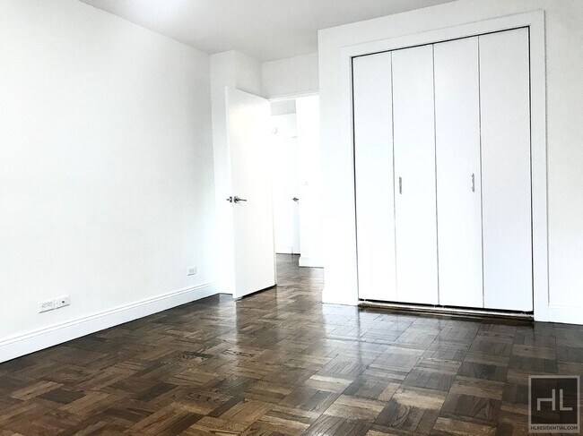 Photo - 5 AVENUE Unit 15G