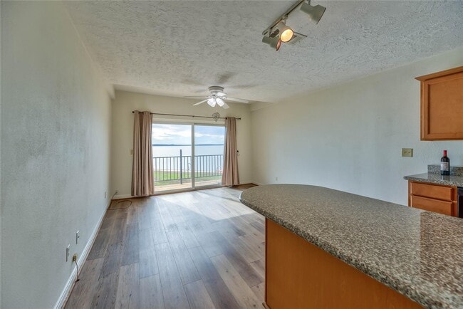 Photo - 445 Carolcrest Ln Unidad 212