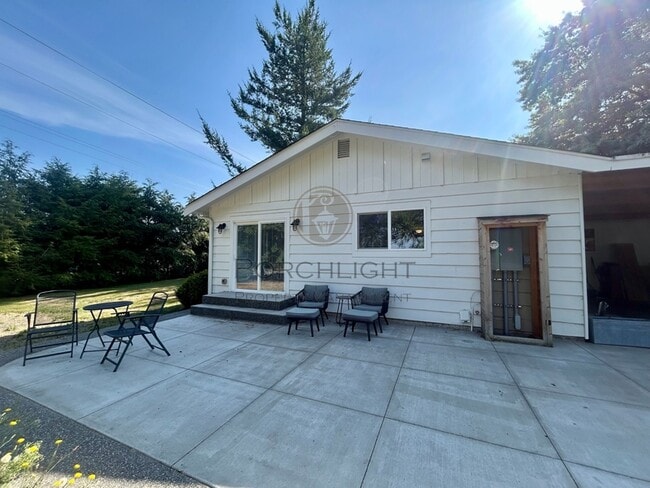 Photo - 7561 Hannegan Rd
