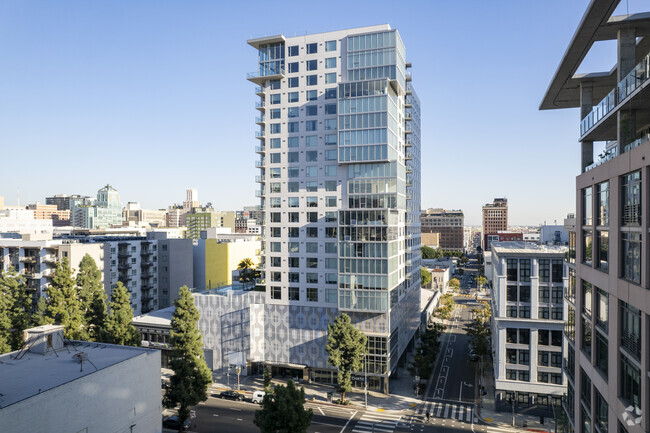1050 S Grand Ave - TEN50 Apartments
