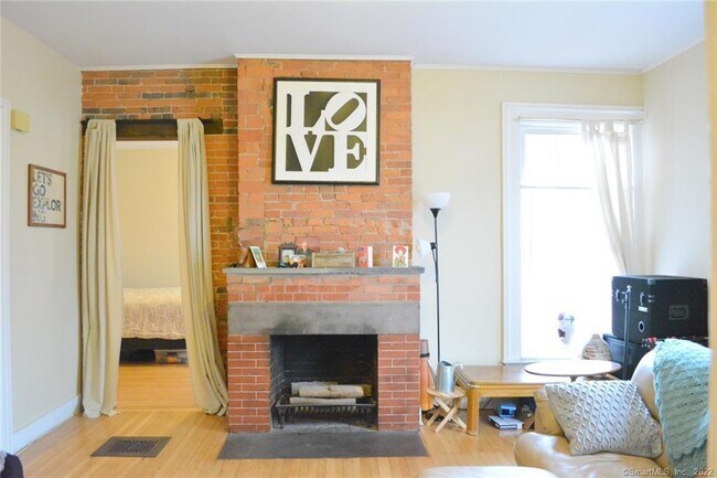 Photo - 104 William St Unit 2