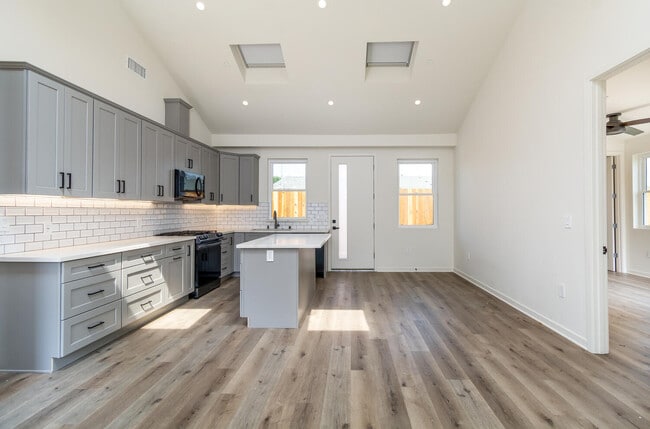 Photo - 6402 Kenwater Pl