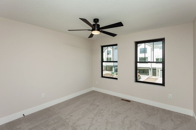 Photo - Southwest Prairie Trail Townhomes - 3 Bed ...