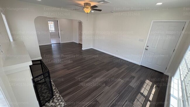 Photo - 2 bedroom 1 bathroom house located in the 93307 zipcode near E Brundage Ln/ Madison St