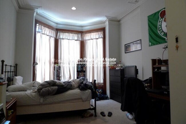 Building Photo - 550 Columbus Ave Unit 1