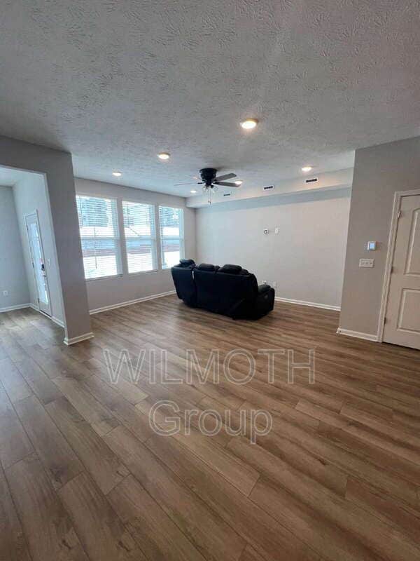 Photo - 7300 Shroyer Wy