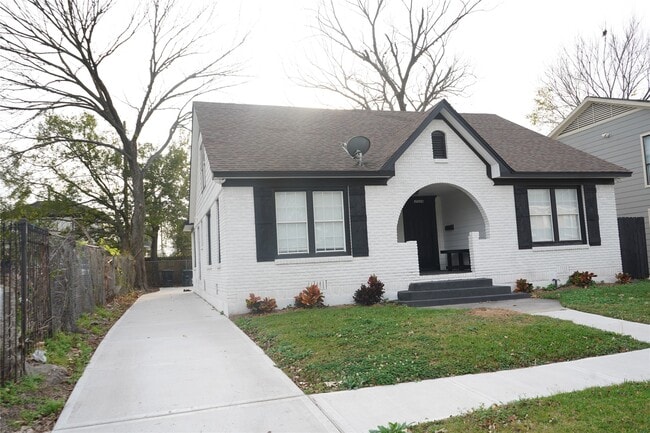 Photo - 2516 Isabella St