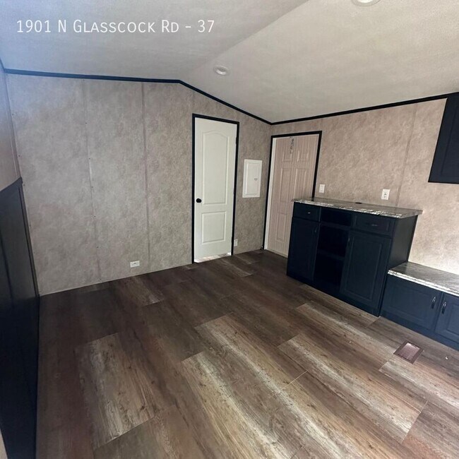 Photo - 1901 N Glasscock Rd