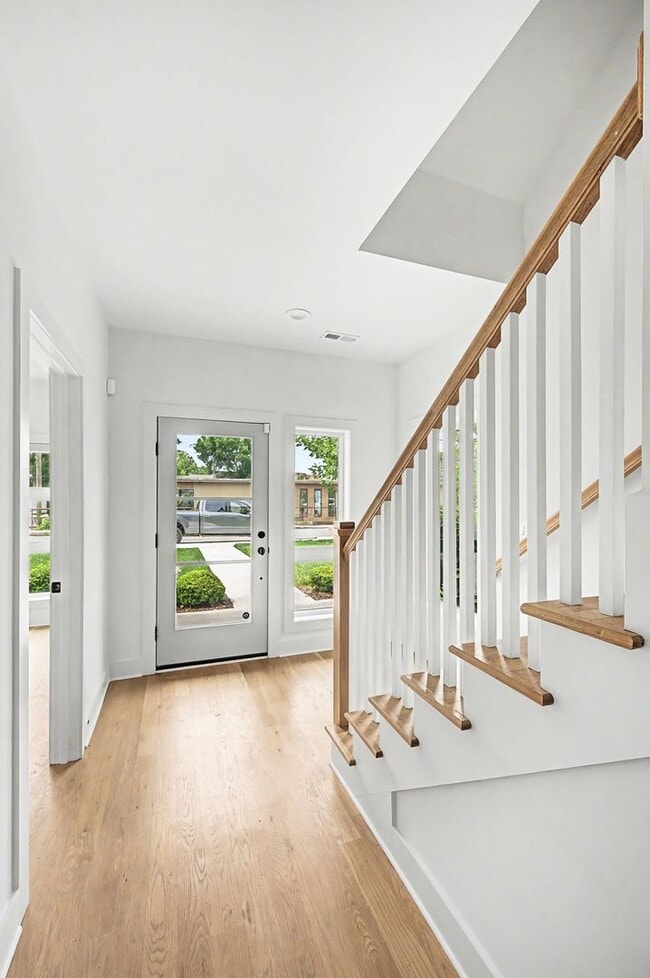 Photo - Stunning 3BR/3.5BA contemporary condo in the heart of Wedgewood-Houston!