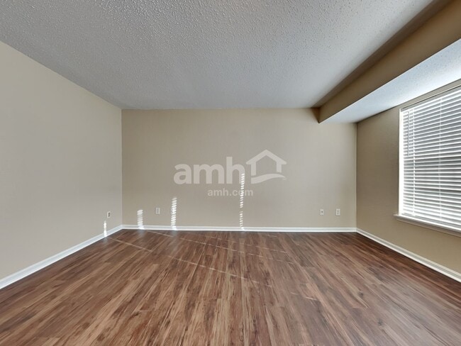 8149 Whitham Dr