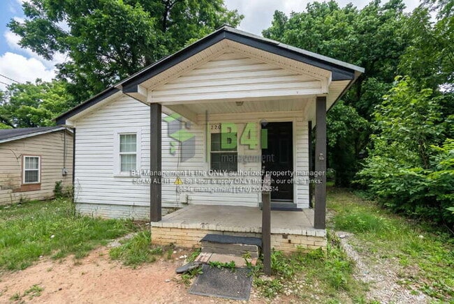 Building Photo - 220 E Render St