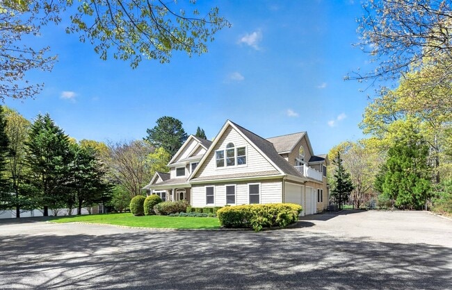 Photo - 37 Squires Blvd