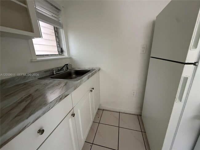 Photo - 2430 SW 25th Ter Unidad 3