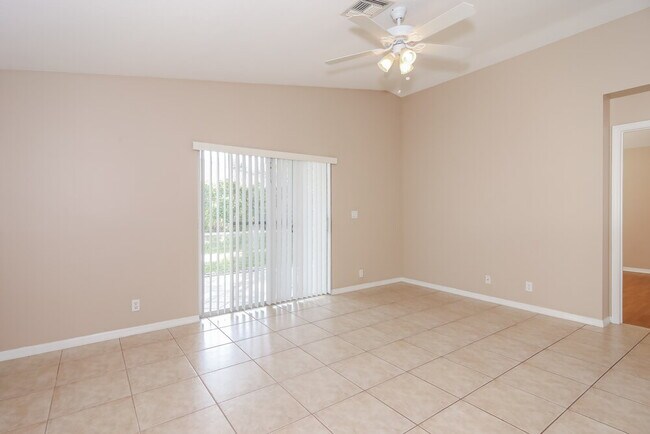 Photo - 4646 SW 12th Ct