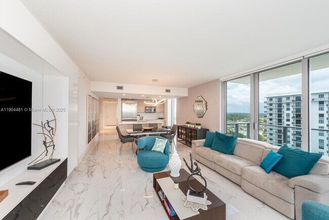 Photo - 16385 Biscayne Blvd
