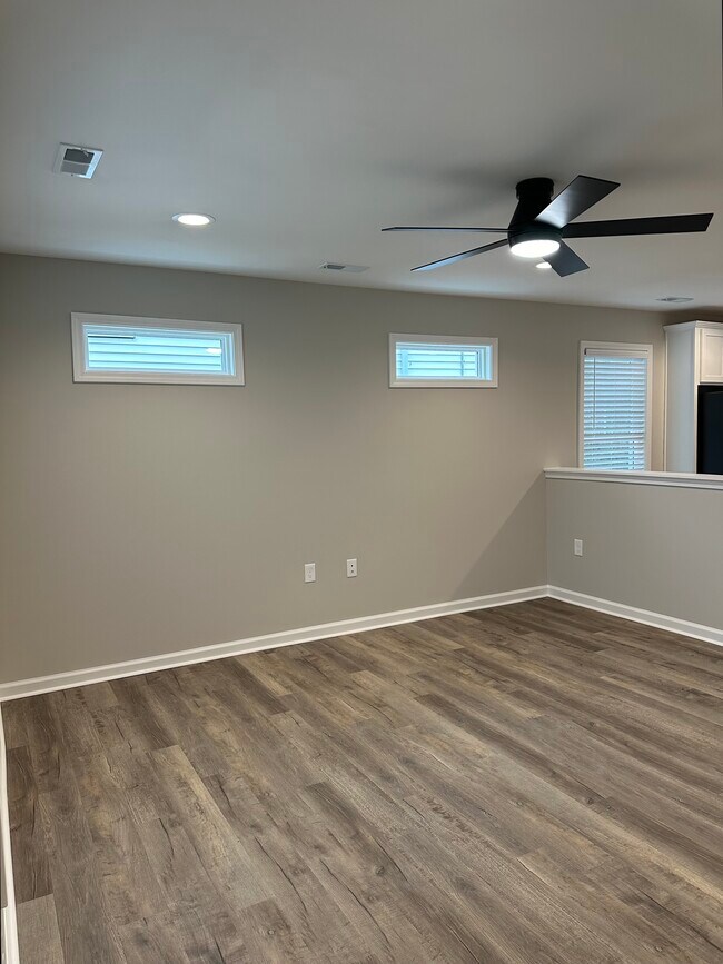 Transoms adding additional natural light - 2229 Kenwood Blvd SE Unit B