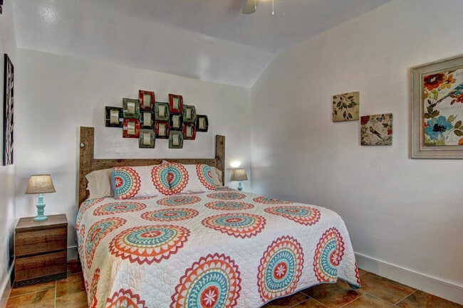 Photo - 134 N Alister St Unidad SI ID1023210P