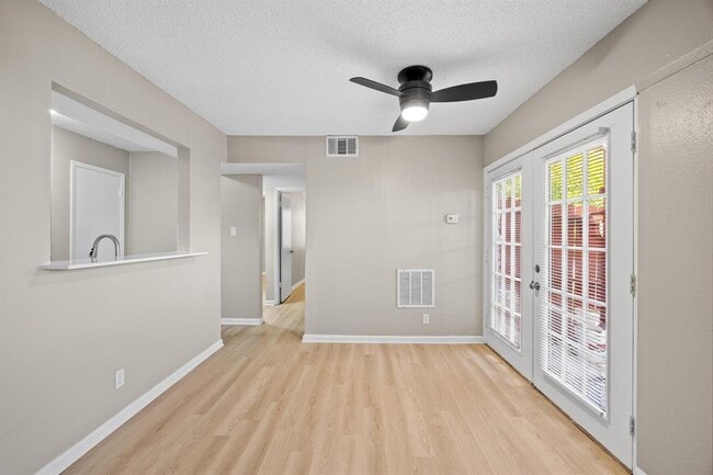 Photo - 8903 Parkfield Dr Unit 104