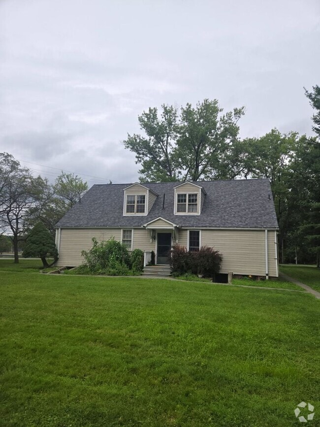 Building Photo - 614-618 Field Club Rd. Unit 614 Field Club Rd. Rental