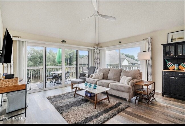 Building Photo - 815 Colony Pl Unit F