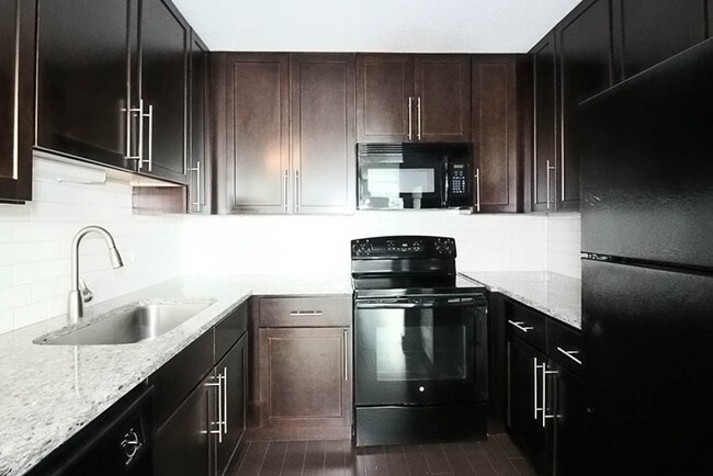 Photo - 69 W Huron St