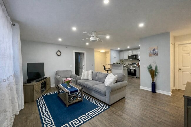 Photo - 300 Cunat Blvd Unit 2B