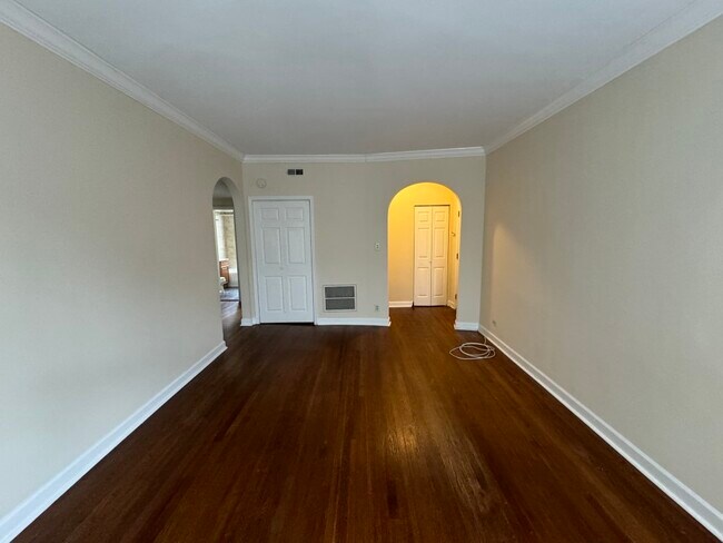 Photo - 2440 N Hamlin Ave Unit 2B