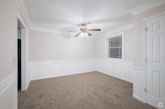 3BR, 2BA - 1,350SF - Dining Room