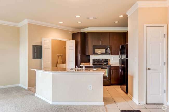 1BD, 1BA, - 812SF