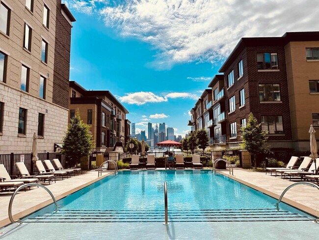 Photo - 100 Eton Row Unit 502