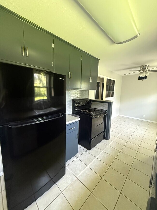 Photo - 3315 S Mt Carmel Ave