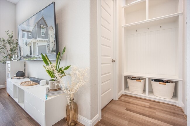 Photo - 9907 Prairie Silo Ln