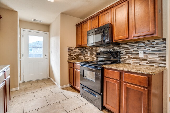 Photo - 811 E College Ave