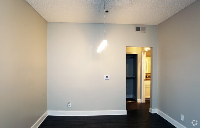1BR, 1BA-Bedroom