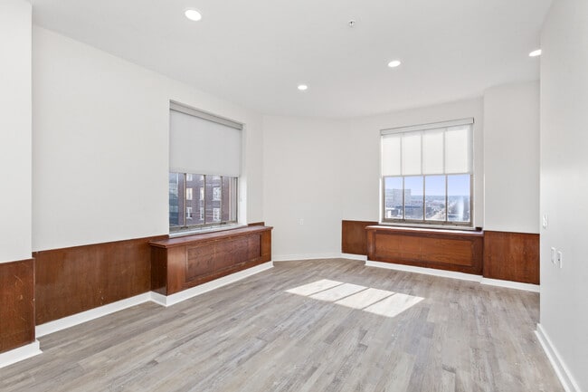 Photo - The Courthouse