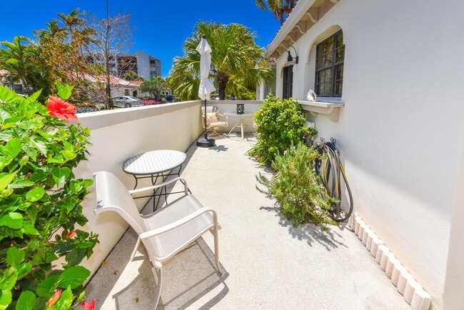 Photo - 1475 Vía Miguel