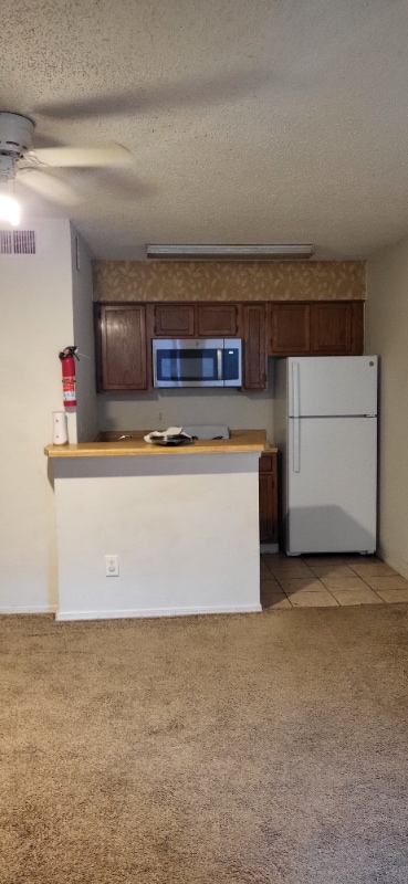 Building Photo - 9839 Walnut St Rental