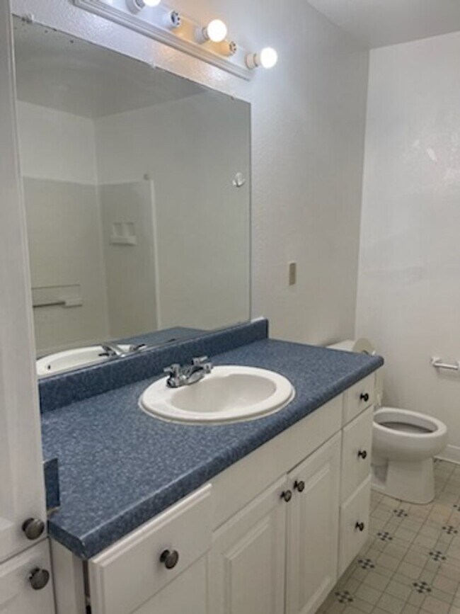 Photo - 2-Bedroom, 1-Bathroom Home for Rent in Dos...